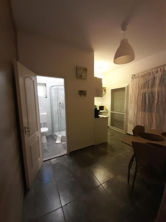 Bella Badacsony Apartmanhaz Apartment Badacsonytomaj Bagian luar foto