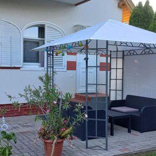 Bella Badacsony Apartmanhaz Apartment Badacsonytomaj Bagian luar foto